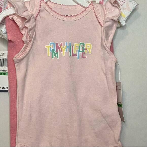 Baby Girl Tommy Hilfiger 3 pcs size 18M - Picture 4 of 6